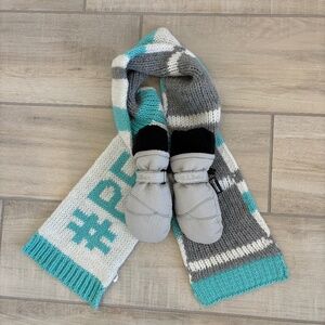 L.L.Bean  Kids Thinsulate gray mittens and a gray, knit scarf, Size XS